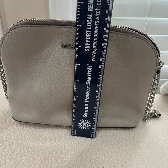 Michale Kors crossbody - Picture 2 of 9